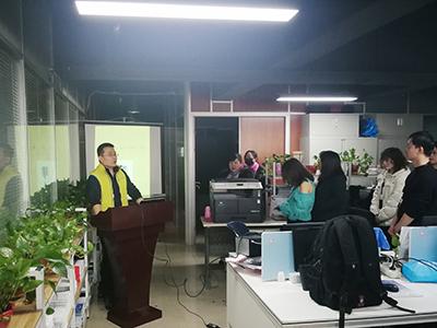 杜伯特洗瓶機(jī)！打造專業(yè)化強(qiáng)隊，把握清洗領(lǐng)域新機(jī)遇