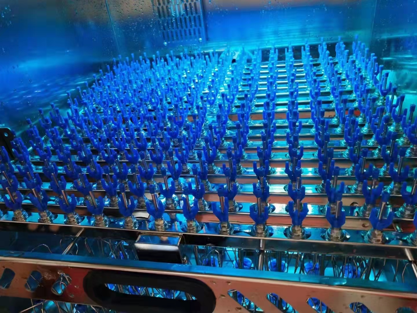 實(shí)驗(yàn)室洗瓶機(jī)的維護(hù)保養(yǎng)注意事項(xiàng)