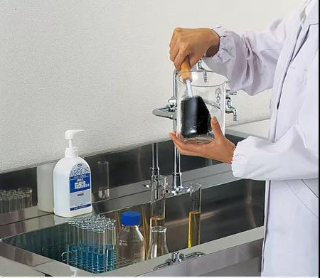 實(shí)驗(yàn)室洗瓶機(jī)和人工，到底誰(shuí)劃算？