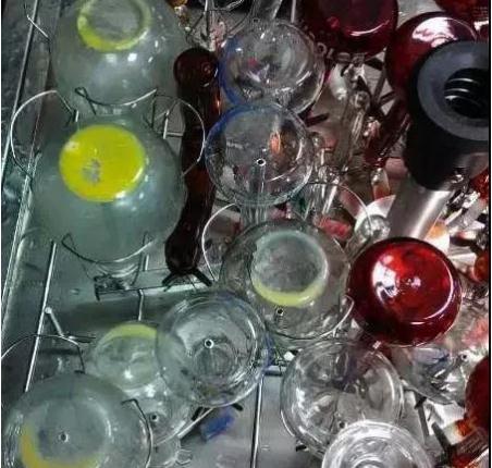 實(shí)驗(yàn)室洗瓶機(jī)真的值得買(mǎi)嗎？先聊聊一個(gè)實(shí)驗(yàn)員的親身經(jīng)歷